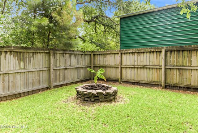 820 Greenbriar Road, Wilmington, NC 28409