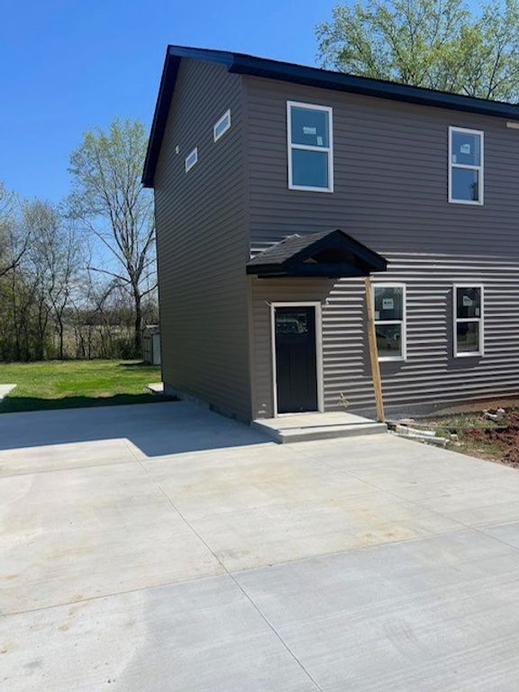 111 Allen Dr, Winchester, TN 37398