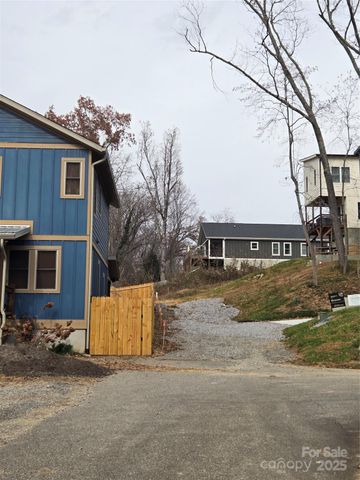 101 Arline Henry Way, Asheville, NC 28806