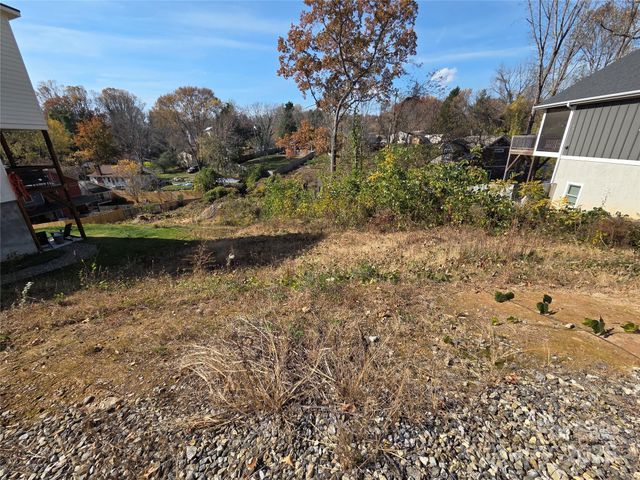 101 Arline Henry Way, Asheville, NC 28806