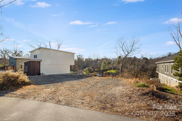 101 Arline Henry Way, Asheville, NC 28806