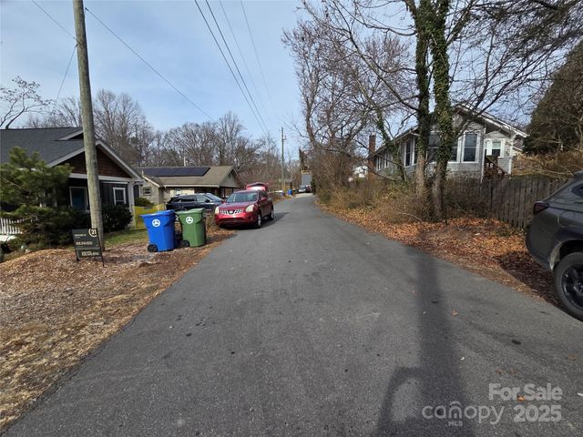 101 Arline Henry Way, Asheville, NC 28806