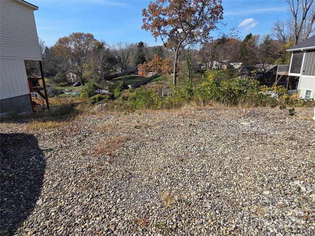 101 Arline Henry Way, Asheville, NC 28806