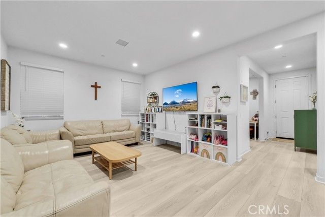 16272 Meadowhouse, Chino, CA 91708