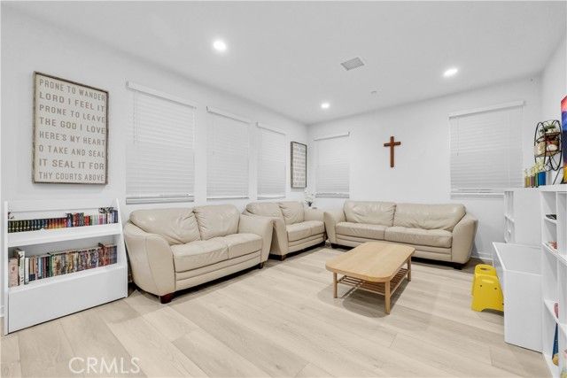 16272 Meadowhouse, Chino, CA 91708