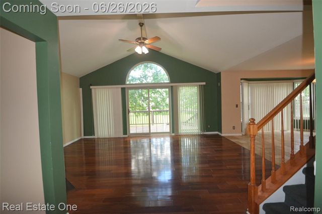 2140 W View Court, Lake Orion, MI 48360
