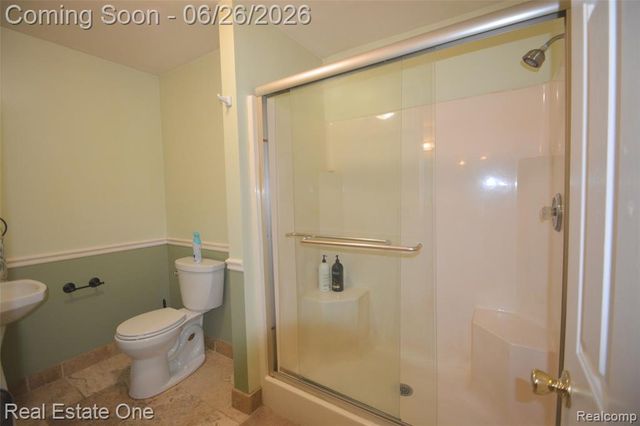 2140 W View Court, Lake Orion, MI 48360