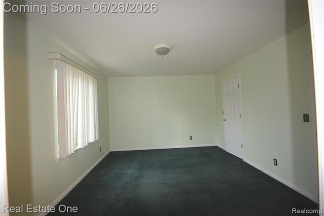 2140 W View Court, Lake Orion, MI 48360