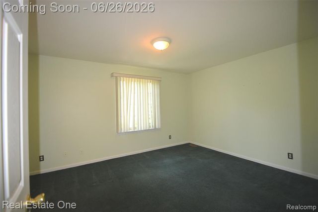 2140 W View Court, Lake Orion, MI 48360