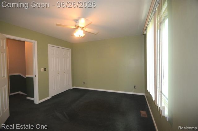 2140 W View Court, Lake Orion, MI 48360