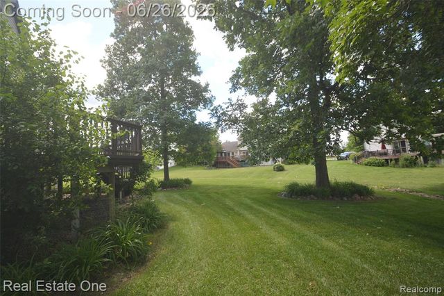 2140 W View Court, Lake Orion, MI 48360