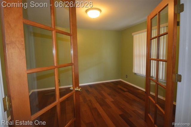 2140 W View Court, Lake Orion, MI 48360