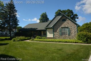 2140 W View Court, Lake Orion, MI 48360