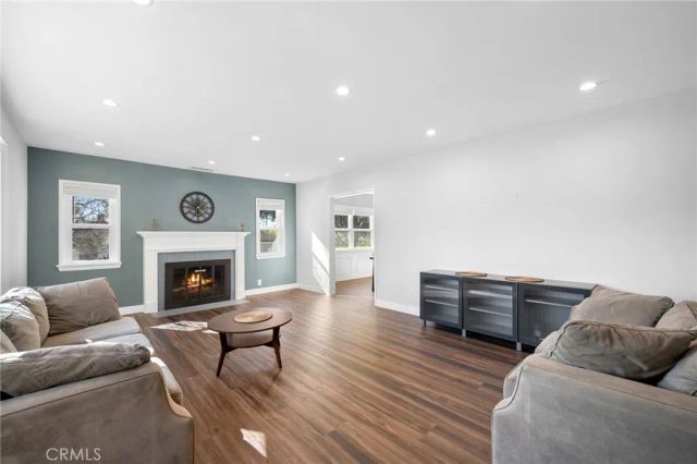 505 Cambridge Drive, Burbank, CA 91504