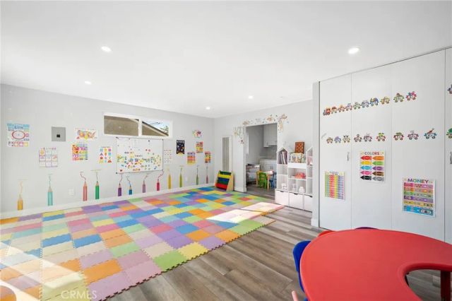 505 Cambridge Drive, Burbank, CA 91504