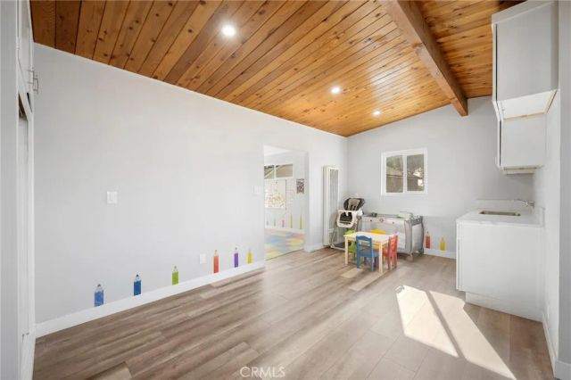 505 Cambridge Drive, Burbank, CA 91504