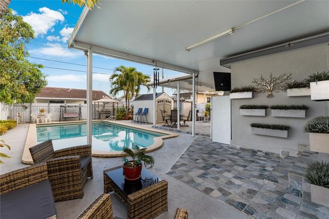 351 E 13th St, Hialeah, FL 33010