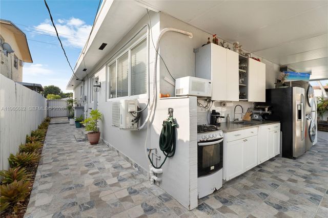 351 E 13th St, Hialeah, FL 33010