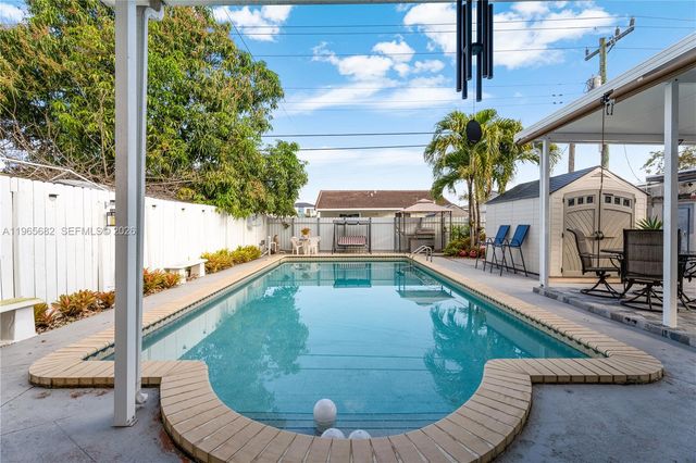 351 E 13th St, Hialeah, FL 33010