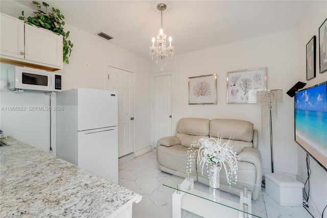 351 E 13th St, Hialeah, FL 33010