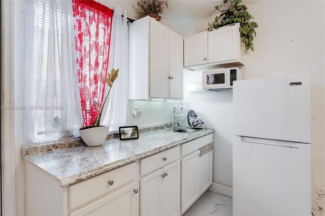 351 E 13th St, Hialeah, FL 33010