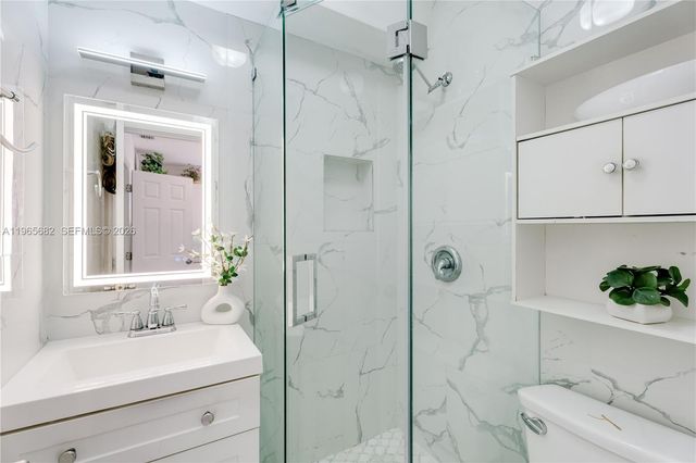 351 E 13th St, Hialeah, FL 33010