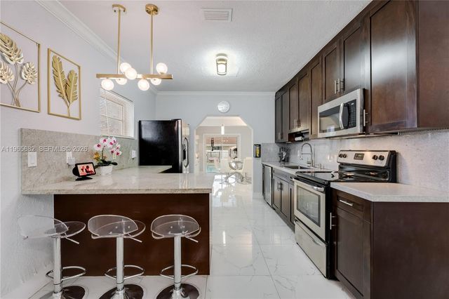 351 E 13th St, Hialeah, FL 33010