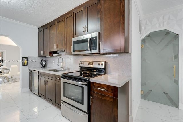 351 E 13th St, Hialeah, FL 33010