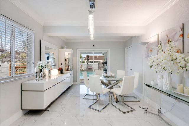 351 E 13th St, Hialeah, FL 33010