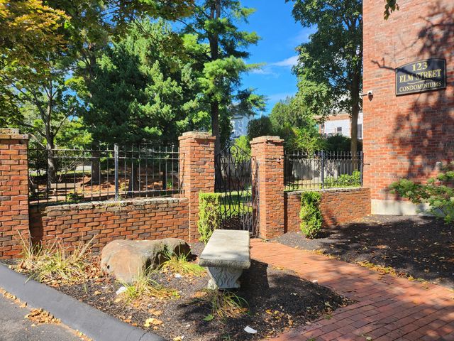 123 Elm St D11, Quincy, MA 02169