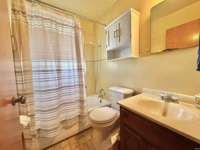 3886 Clover Drive, Newburgh, IN 47630