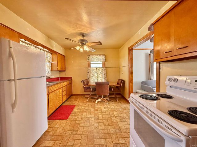 3886 Clover Drive, Newburgh, IN 47630