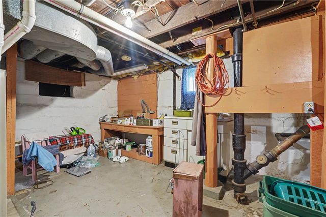 100 Home Park Boulevard, Waterloo, IA 50701