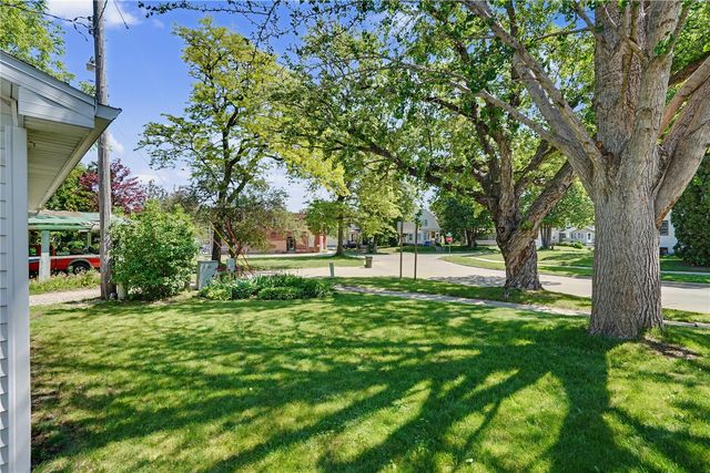 100 Home Park Boulevard, Waterloo, IA 50701