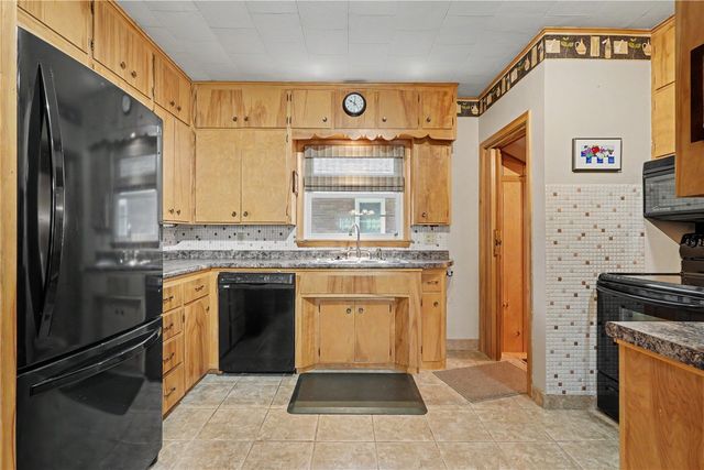 100 Home Park Boulevard, Waterloo, IA 50701
