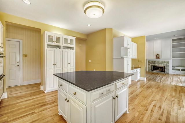 7170 Kenmare Drive, Bloomington, MN 55438