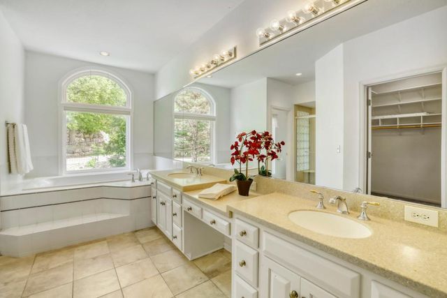 7170 Kenmare Drive, Bloomington, MN 55438