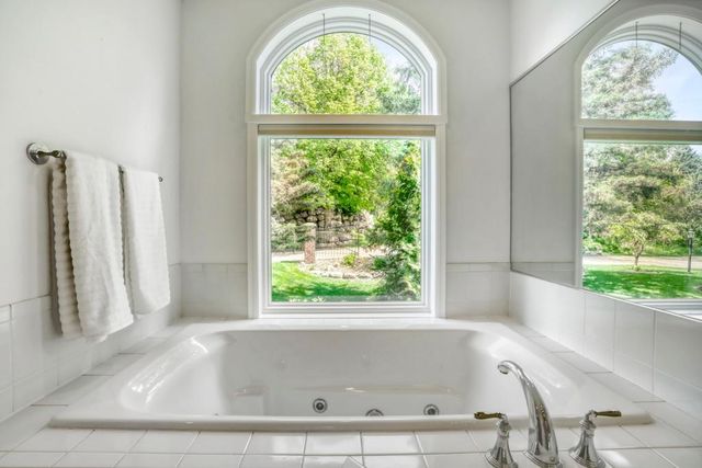7170 Kenmare Drive, Bloomington, MN 55438