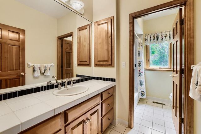 7170 Kenmare Drive, Bloomington, MN 55438