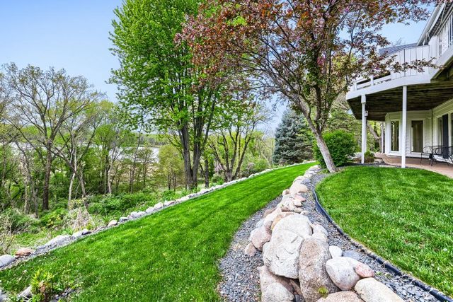7170 Kenmare Drive, Bloomington, MN 55438