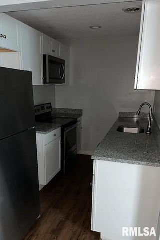 1605 N HARRISON Street, Davenport, IA 52803