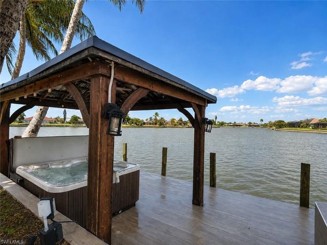 2503 Aviation PKWY, Cape Coral, FL 33904