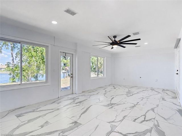 2503 Aviation PKWY, Cape Coral, FL 33904