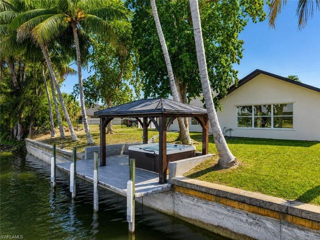 2503 Aviation PKWY, Cape Coral, FL 33904