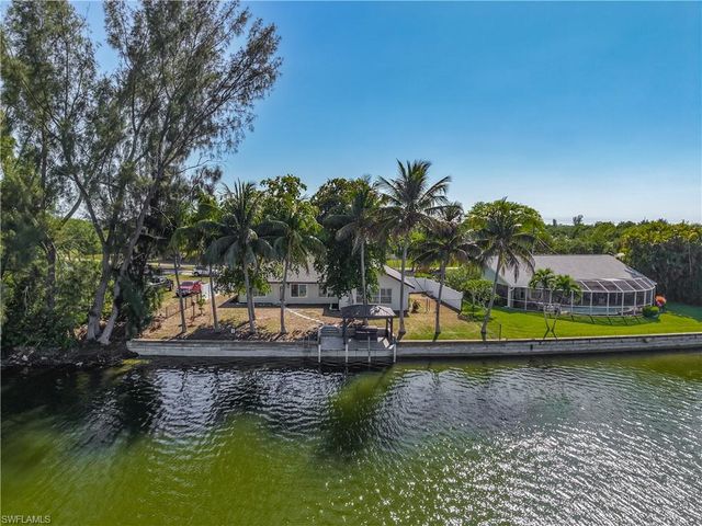 2503 Aviation PKWY, Cape Coral, FL 33904