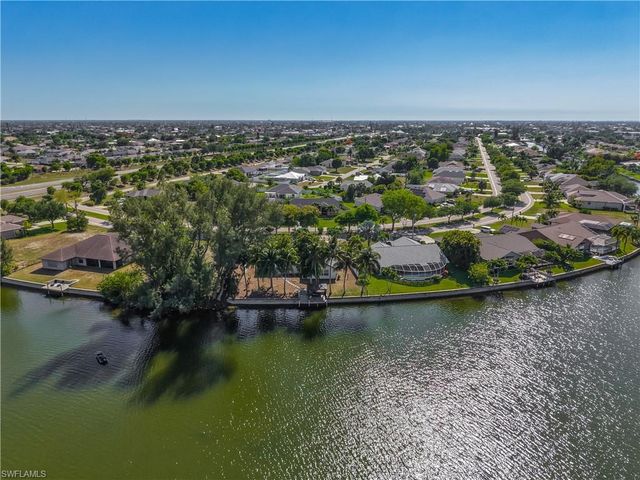 2503 Aviation PKWY, Cape Coral, FL 33904