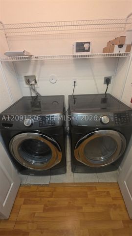 8972 NW 54th St, Sunrise, FL 33351