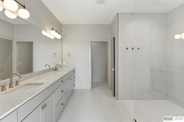 2302 S 176th Court, Omaha, NE 68130