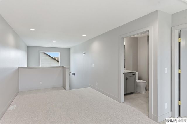 2302 S 176th Court, Omaha, NE 68130