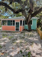 784 Oak ST, Fort Myers Beach, FL 33931